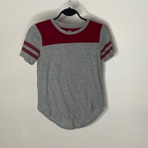 Girl’s Old Navy Tee Size Medium (8)